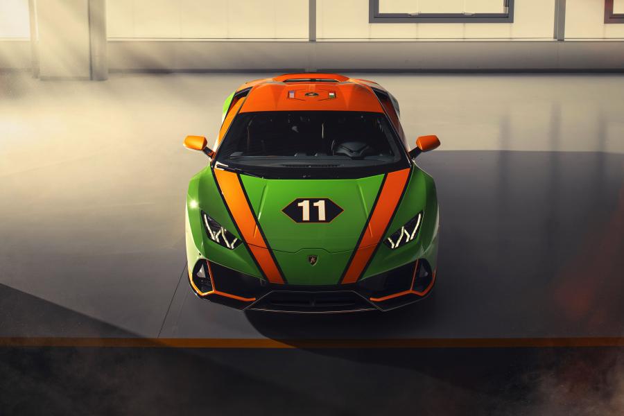  Lamborghini Huracan EVO GT Celebration 2019 года  (фото 3 из 13)